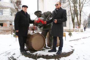 ПЕРША СКУЛЬПТУРА-2018 НА ЗАКАРПАТТІ –  НА ТЕРИТОРІЇ САНАТОРІЮ «КВІТКА ПОЛОНИНИ»